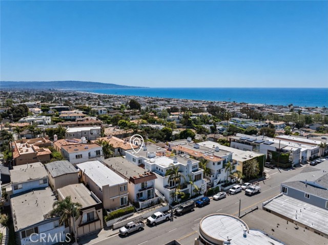 720 Manhattan Beach, Manhattan Beach, California 90266, 2 Bedrooms Bedrooms, ,2 BathroomsBathrooms,Residential,For Sale,Manhattan Beach,SB26077067