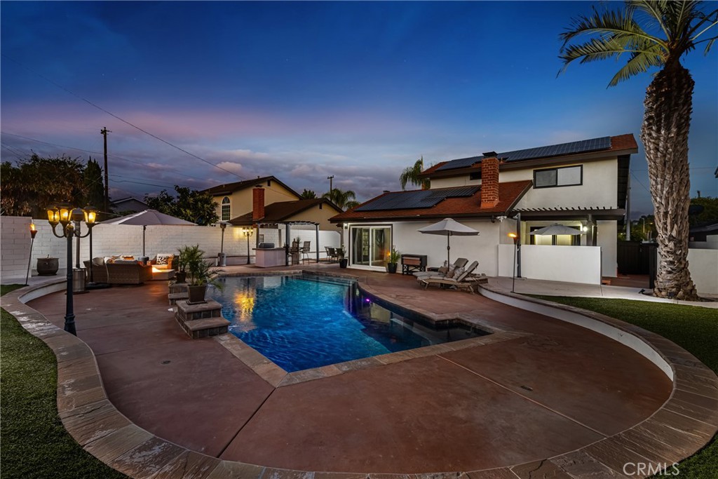 611b335a 457d 4576 B15c Ae032ad1c16e