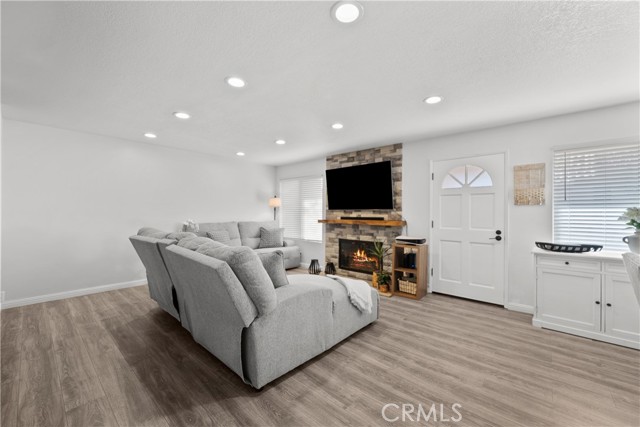 Detail Gallery Image 7 of 40 For 22637 Copper Hill #90,  Saugus,  CA 91350 - 2 Beds | 2/1 Baths