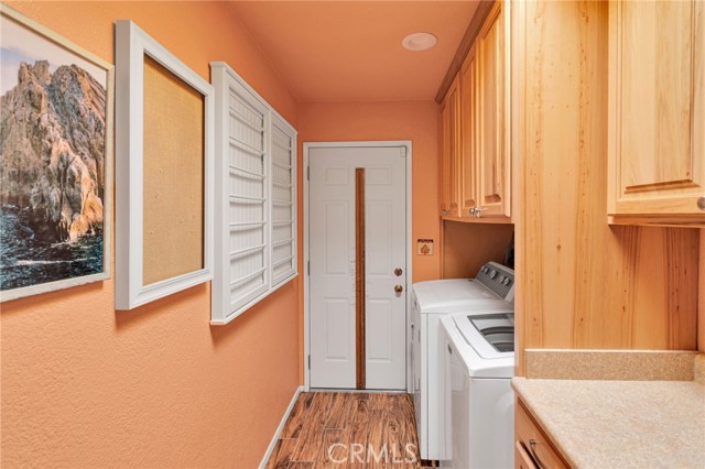 6375 Arrowhead Lake Road, Hesperia CA: https://media.crmls.org/medias/611b4242-ef33-4ae3-a10d-e0afd5101c47.jpg