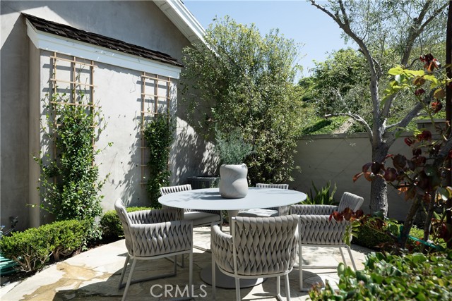 Detail Gallery Image 16 of 54 For 2001 Yacht Resolute, Newport Beach,  CA 92660 - 3 Beds | 2/1 Baths