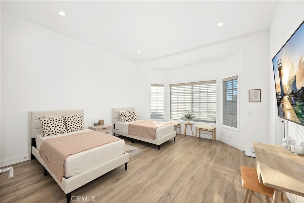 MLS #WS25257279 image #42