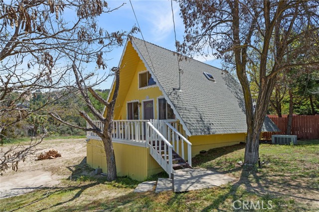 Detail Gallery Image 3 of 25 For 7321 Wild Horse Canyon Rd, Wrightwood,  CA 92397 - 3 Beds | 2 Baths