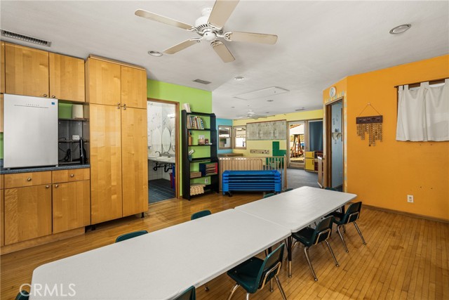 273 N Cleveland Street, Orange CA: https://media.crmls.org/medias/611bb8bb-fdfd-4c16-a716-8ebc1d6c188f.jpg