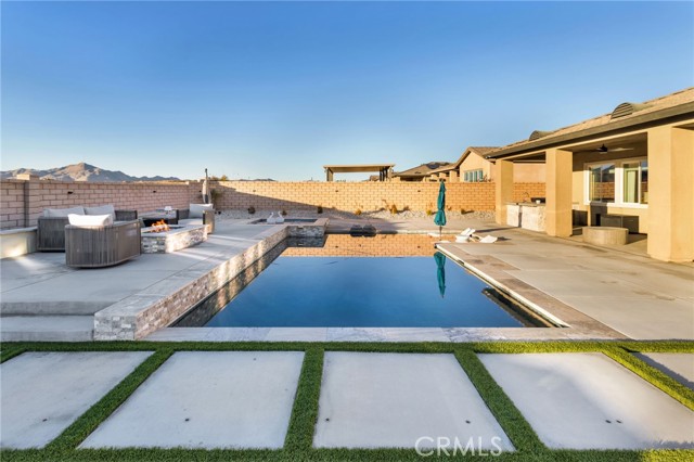 Detail Gallery Image 13 of 73 For 17066 Takipi Rd, Apple Valley,  CA 92307 - 3 Beds | 3 Baths