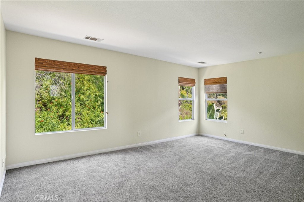 MLS #OC25182457 img 14