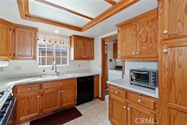 Detail Gallery Image 13 of 32 For 1165 Monte Vista, Big Bear City,  CA 92314 - 3 Beds | 2 Baths