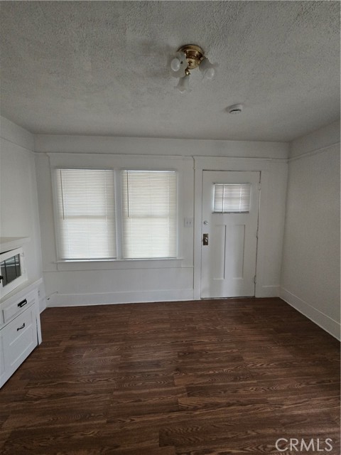 Detail Gallery Image 4 of 24 For 310 W Walnut, Santa Ana,  CA 92701 - 1 Beds | 1 Baths