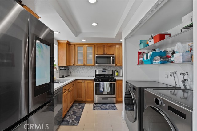 Detail Gallery Image 5 of 39 For 13011 Doty Ave #44,  Hawthorne,  CA 90250 - 3 Beds | 1/1 Baths
