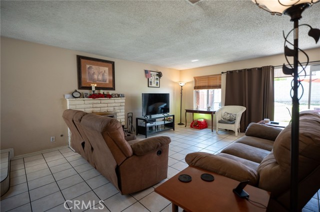 Detail Gallery Image 15 of 37 For 13117 Pan Am Bld, Moreno Valley,  CA 92553 - 3 Beds | 2 Baths