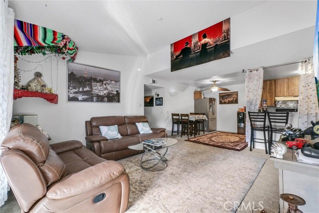 Detail Gallery Image 2 of 32 For 23268 Orange Ave #4,  Lake Forest,  CA 92630 - 3 Beds | 2 Baths