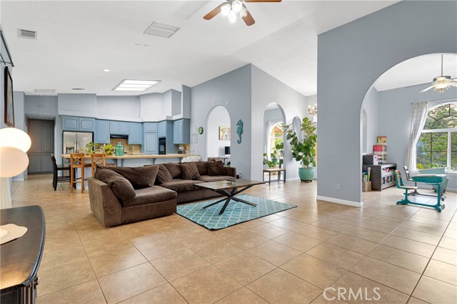 1679 Desert Front Road, Wrightwood CA: https://media.crmls.org/medias/611dba9c-c805-49cc-932b-d206e6152040.jpg