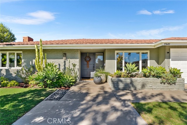 Detail Gallery Image 6 of 29 For 17601 Sherbrook Dr, Tustin,  CA 92780 - 3 Beds | 2/1 Baths