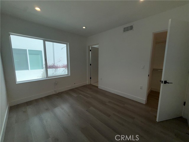 21719 Hart Street, Canoga Park CA: https://media.crmls.org/medias/611f0e81-48af-47a0-8f6d-1889cb2551c7.jpg