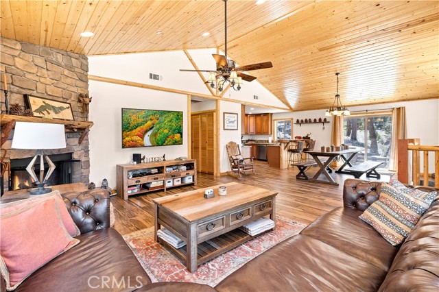 43485 Colusa Drive, Big Bear Lake CA: https://media.crmls.org/medias/61200849-e8a3-41f7-be84-9494d69610a4.jpg