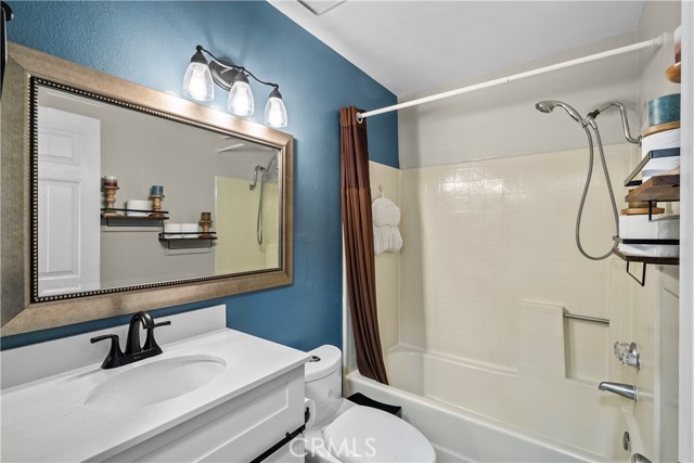 Detail Gallery Image 15 of 25 For 25878 Estaban Dr, Valencia,  CA 91355 - 2 Beds | 2 Baths