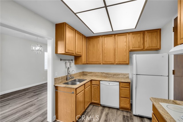 Detail Gallery Image 16 of 33 For 6150 Buckingham Pkwy #202,  Culver City,  CA 90230 - 2 Beds | 2 Baths