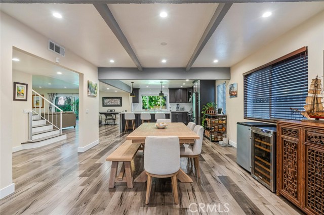 Detail Gallery Image 5 of 30 For 6321 Balcom Ave, Encino,  CA 91316 - 4 Beds | 2/1 Baths