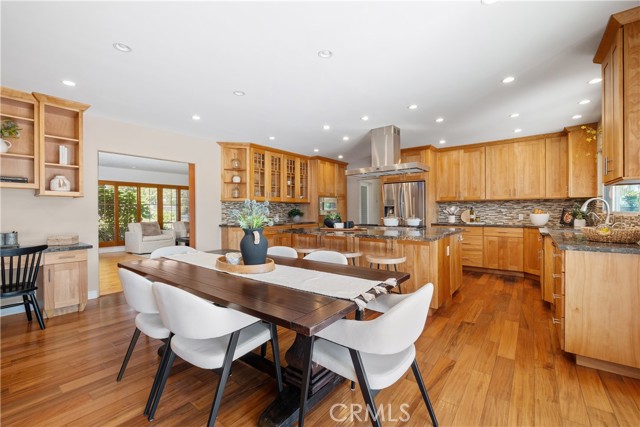 Detail Gallery Image 14 of 48 For 2120 Yucca, Fullerton,  CA 92835 - 4 Beds | 4 Baths