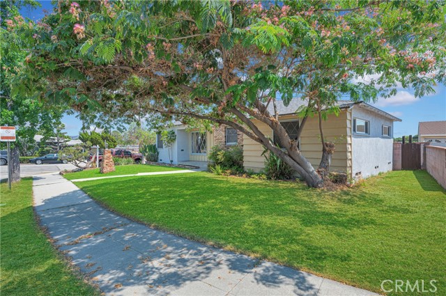 321 E Oakmont Drive, Montebello CA: https://media.crmls.org/medias/61223a6e-3c7f-4a08-ae18-f07d5f7c2573.jpg