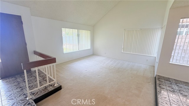 Detail Gallery Image 5 of 63 For 46 Christamon, Irvine,  CA 92620 - 4 Beds | 2/1 Baths