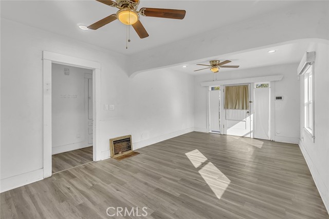 Detail Gallery Image 7 of 25 For 926 East 97th Street, Los Angeles,  CA 90002 - 2 Beds | 1 Baths