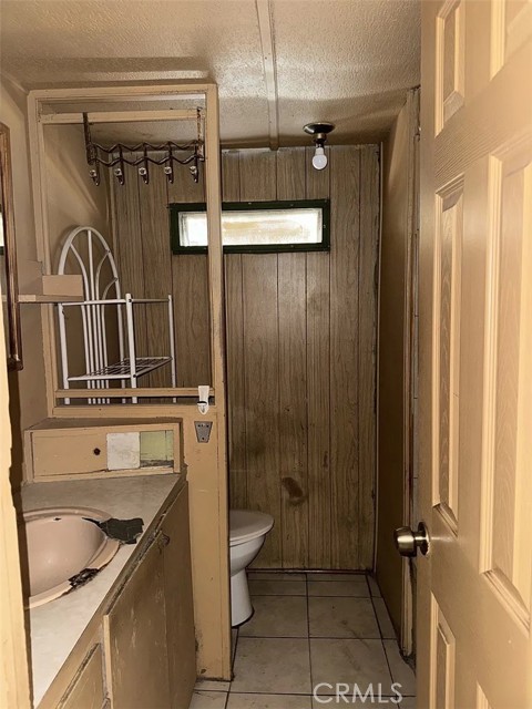 Detail Gallery Image 6 of 10 For 640 Apache, Perris,  CA 92570 - 3 Beds | 1 Baths