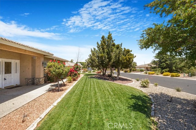 6940 Oak Vista Lane, Oak Hills CA: https://media.crmls.org/medias/612645d2-3092-489f-bcfd-a7a47782c6d3.jpg