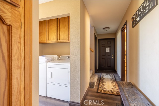 43850 Yosemite Drive, Big Bear Lake CA: https://media.crmls.org/medias/6126c36a-f79b-42f2-8bfc-29b97aee3204.jpg