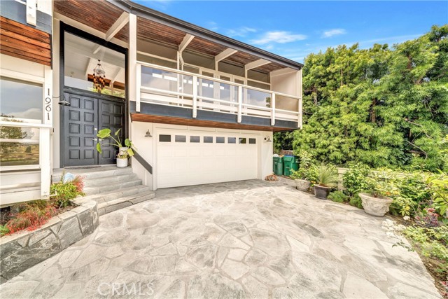 Detail Gallery Image 4 of 28 For 1961 San Remo Dr, Laguna Beach,  CA 92651 - 3 Beds | 2/1 Baths