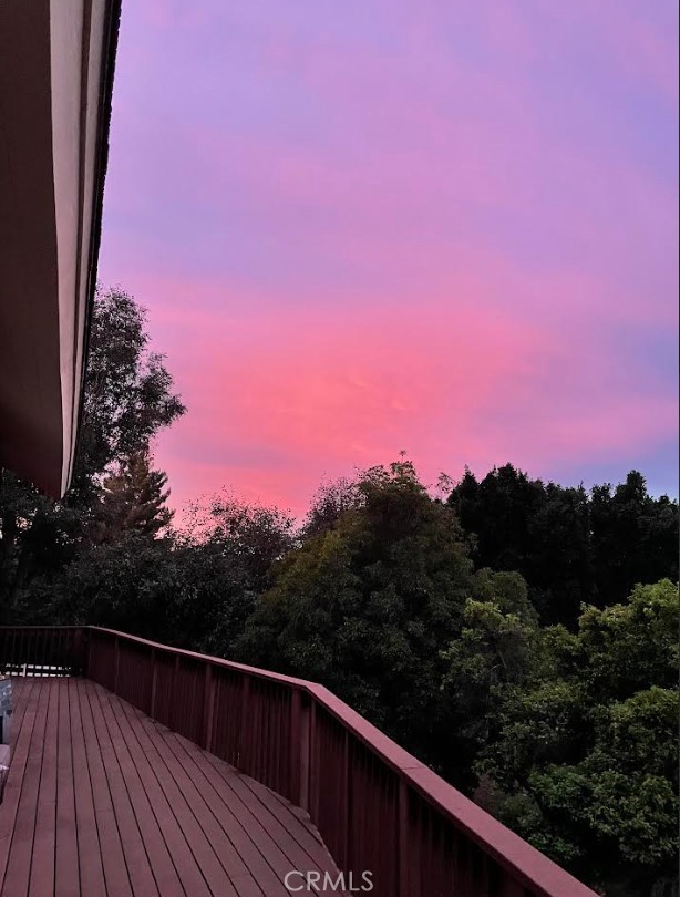 https://media.crmls.org/medias/6127c1f5-ede3-476a-a5fa-1d46a5209915.jpg?preset=X-Large
