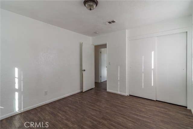 9047 10th Ave, Hesperia CA: https://media.crmls.org/medias/61280f0b-a74e-421c-81c8-5ea0341e2fc8.jpg