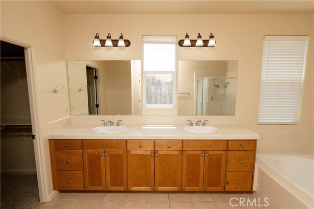 Detail Gallery Image 29 of 68 For 8185 Lakeshore Dr, Chowchilla,  CA 93610 - 5 Beds | 4 Baths