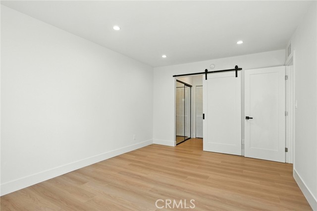 8601 International Avenue, Canoga Park CA: https://media.crmls.org/medias/6128fc6f-318d-4db0-8942-0f6a843f5cd9.jpg