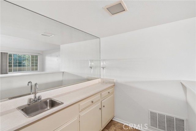 4647 Willis Avenue # 224, Sherman Oaks, California 91403, 2 Bedrooms Bedrooms, ,1 BathroomBathrooms,Residential Lease,For Rent,4647 Willis Avenue # 224,CRSR24205812