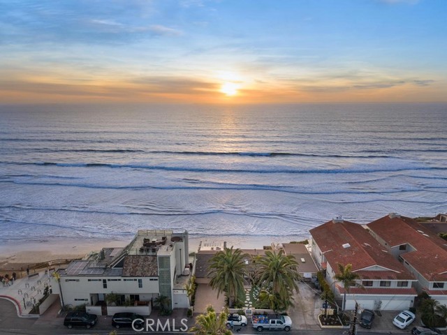 960 Neptune Avenue, Encinitas CA: https://media.crmls.org/medias/612a74b0-45f4-4b1a-b993-61832c02f2ac.jpg