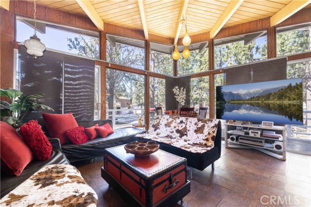 Detail Gallery Image 3 of 23 For 236 Zaca, Big Bear City,  CA 92314 - 2 Beds | 1 Baths