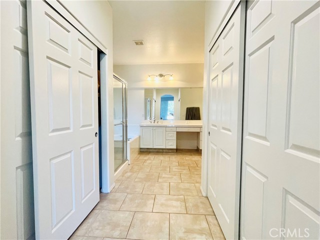 Detail Gallery Image 13 of 25 For 2371 Moonridge Cir, Corona,  CA 92879 - 5 Beds | 2/1 Baths