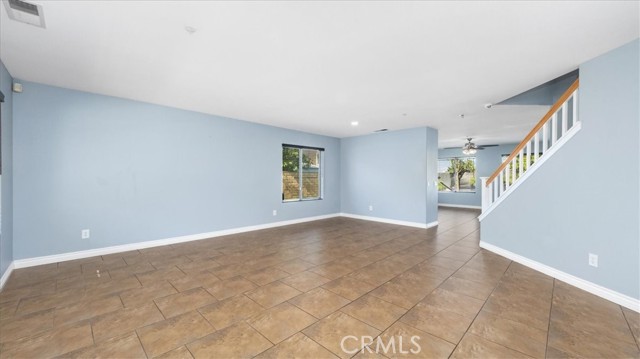 Detail Gallery Image 4 of 39 For 17036 La Vida Ct, Fontana,  CA 92337 - 4 Beds | 2/1 Baths