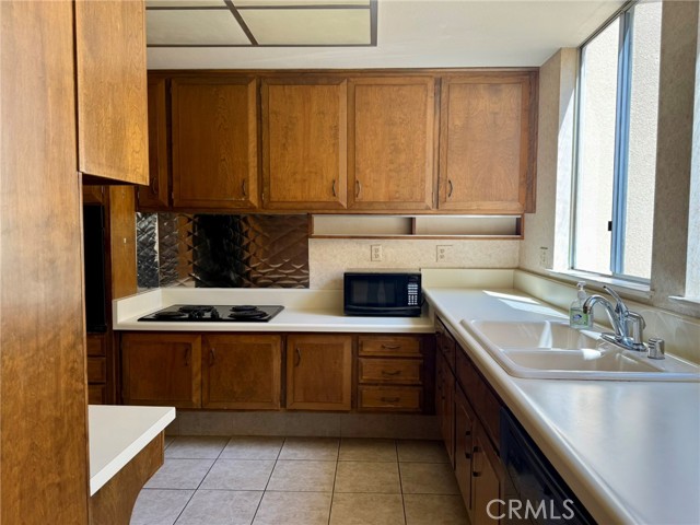 Detail Gallery Image 8 of 26 For 215 Avenida Majorca a,  Laguna Woods,  CA 92637 - 2 Beds | 1 Baths