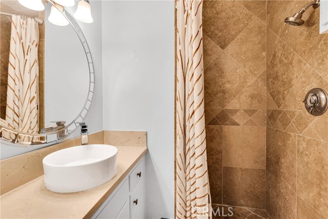 Detail Gallery Image 12 of 24 For 5349 Newcastle Ave #62,  Encino,  CA 91316 - 2 Beds | 2 Baths