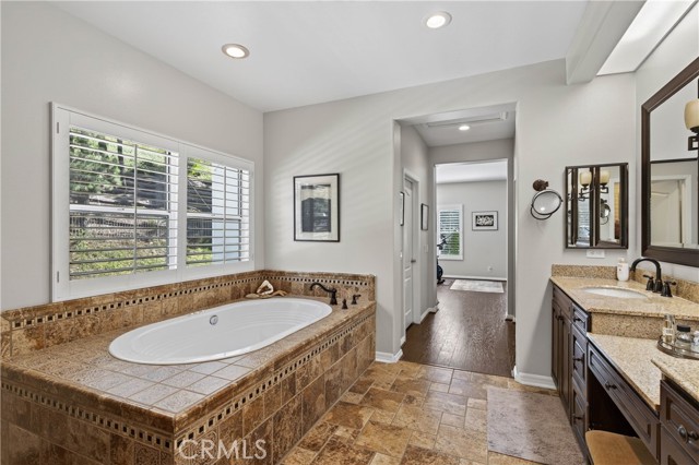 24255 Hillhurst photo 30