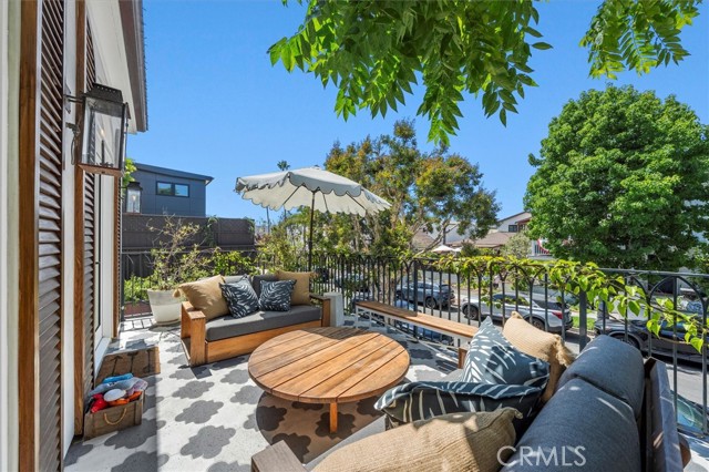 Detail Gallery Image 22 of 49 For 520 2nd St, Manhattan Beach,  CA 90266 - 4 Beds | 3 Baths