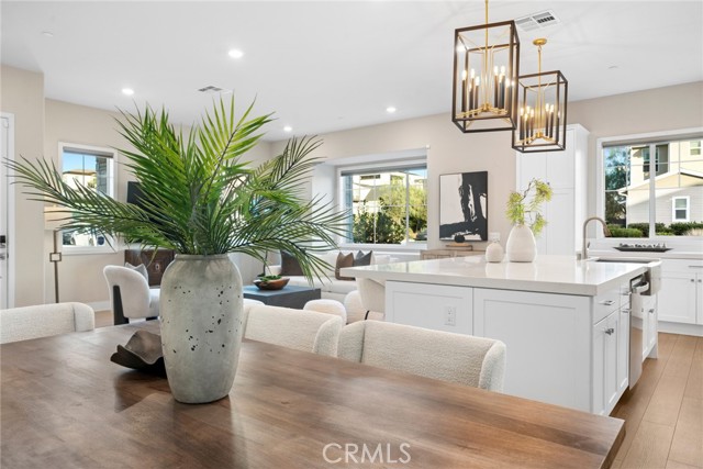 Detail Gallery Image 7 of 37 For 126 Scale, Irvine,  CA 92618 - 4 Beds | 4 Baths