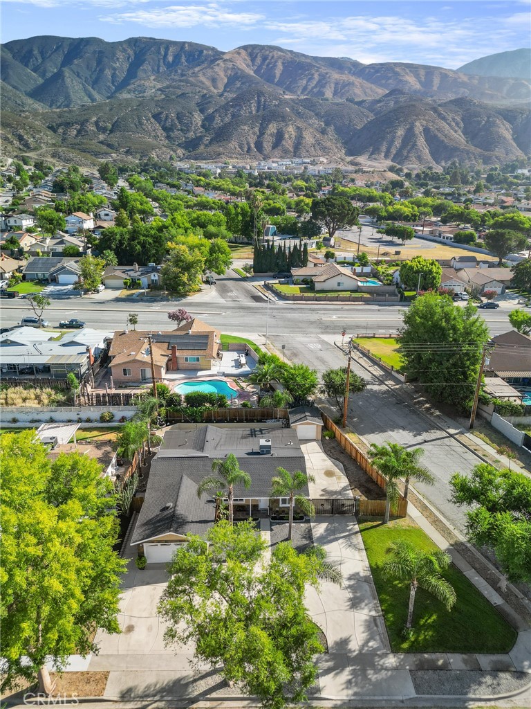 https://media.crmls.org/medias/612f1fa8-b9a3-495a-8475-c6fc26e0391c.jpg?preset=X-Large
