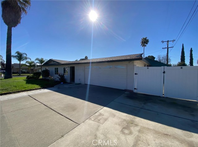 Detail Gallery Image 3 of 31 For 12045 Bayless St, Moreno Valley,  CA 92557 - 3 Beds | 2 Baths