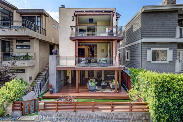 436 32nd St., Manhattan Beach CA: https://media.crmls.org/medias/61303038-8300-46b1-92d6-eaccf0f3d0a3.jpg