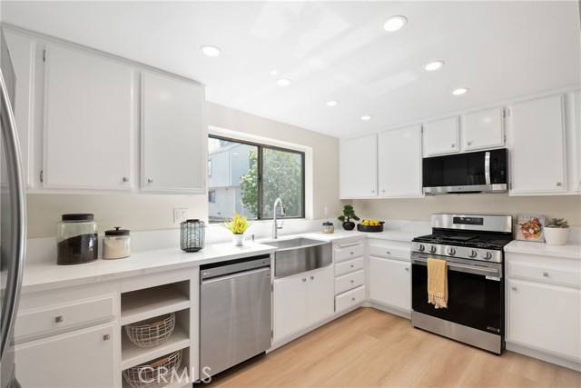 Detail Gallery Image 14 of 37 For 3618 W Estates a,  Rolling Hills Estates,  CA 90274 - 3 Beds | 2/1 Baths