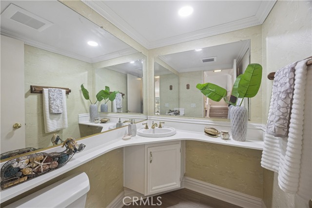 Detail Gallery Image 16 of 58 For 18433 Santa Belinda, Fountain Valley,  CA 92708 - 5 Beds | 3/1 Baths