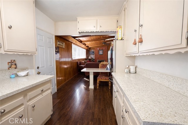 Detail Gallery Image 5 of 27 For 7105 California Ave, Bell Gardens,  CA 90201 - 3 Beds | 2 Baths